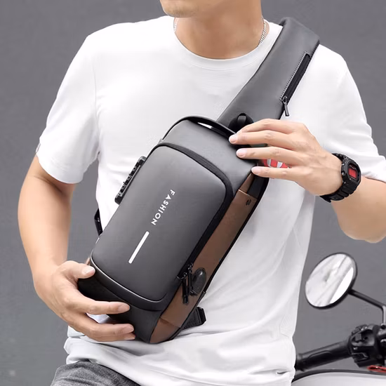 Nueva moda impermeable bolso de pecho USB hombres bandolera con correa hombres bolso cruzado para mí